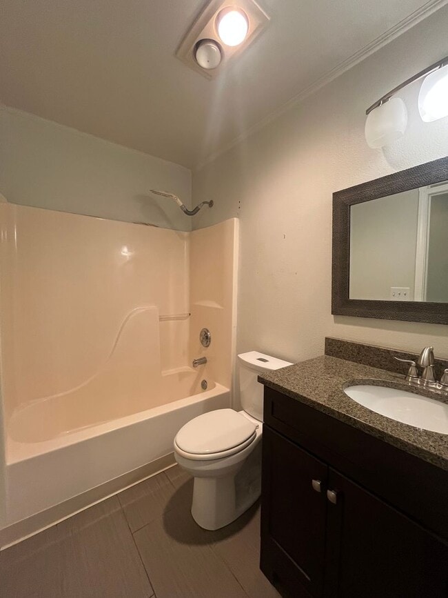 Building Photo - 3-Bedroom 2-Bathroom home in West Eugene