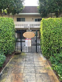 Building Photo - 14500 SW 88th Ave