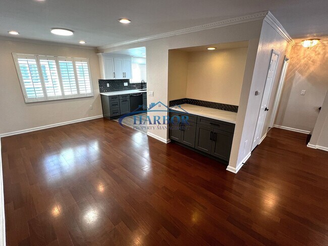 Building Photo - MOVE IN SPECIAL $1,000 OFF 1st Months Rent