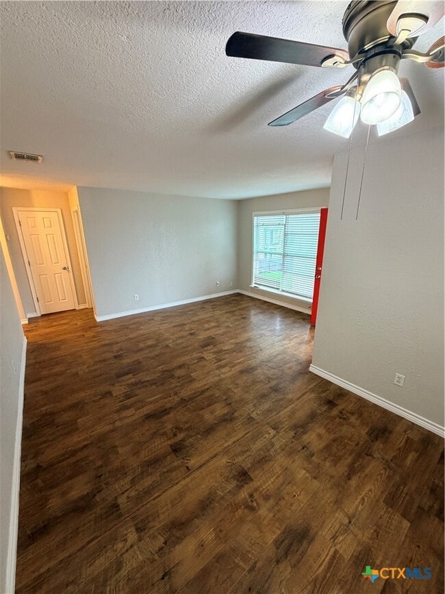 Building Photo - 208 Uhland Rd