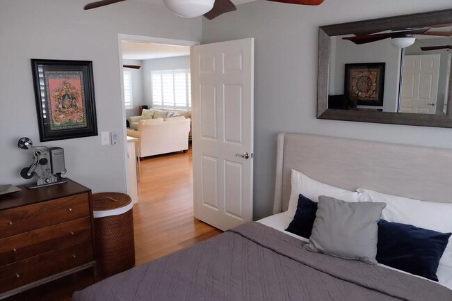Building Photo - Spacious, Stylish, and Perfect for Enterta...