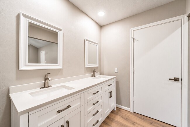 Building Photo - 24615 Shellbrook Dr