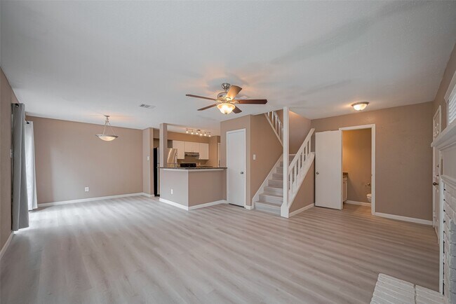 Building Photo - 2211 S Kirkwood Rd