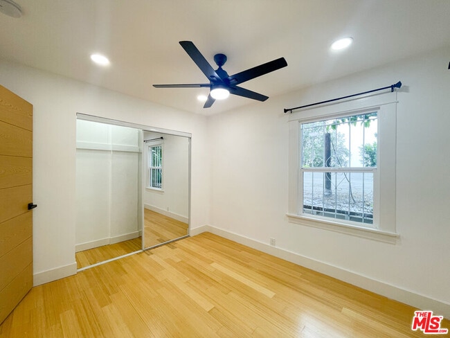 Building Photo - 2414 Effie St