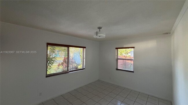 Building Photo - 37 SW 11th St