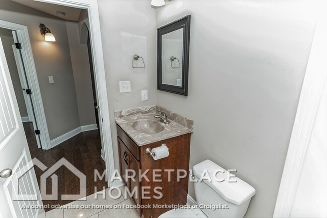 Building Photo - 702 Jim Brown Dr