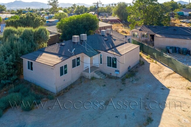 Building Photo - 24099 CA-74
