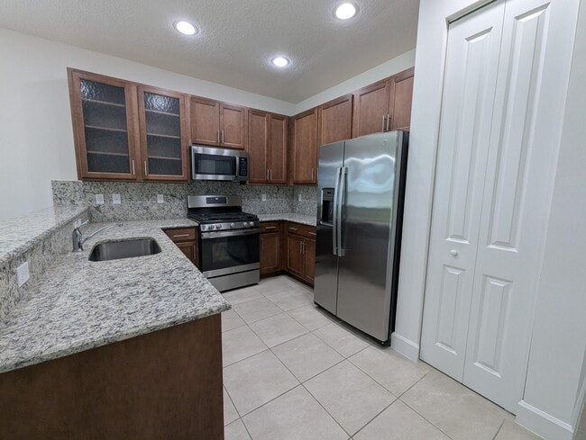 Building Photo - 13541 SW Oceanus Blvd