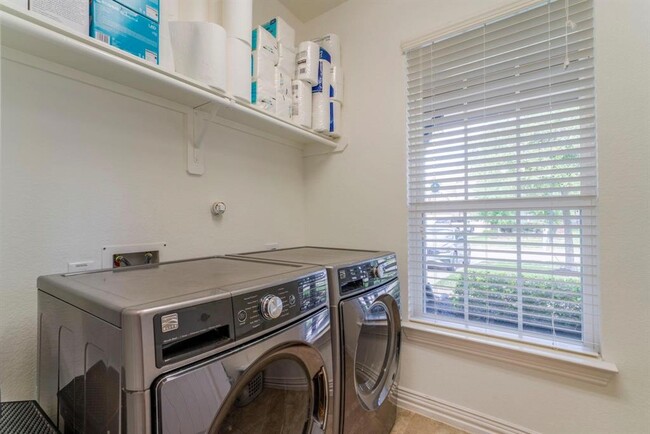 Building Photo - 26611 Sooty Tern Dr