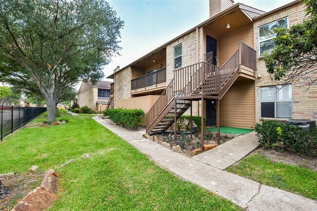 Building Photo - 10555 Turtlewood Ct
