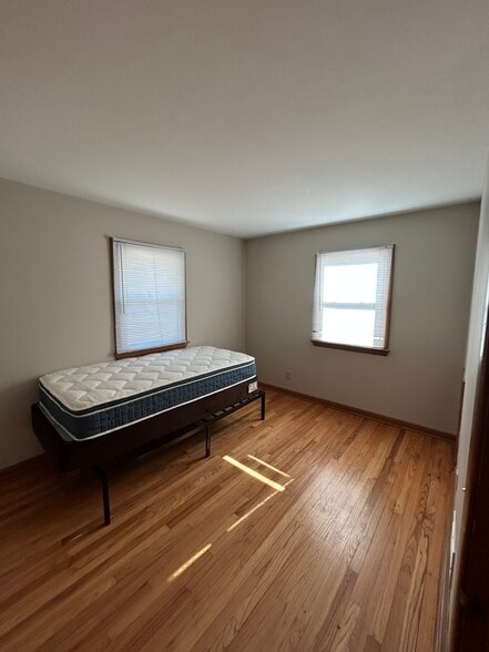 Bedroom 2 - 904 Nichols Rd