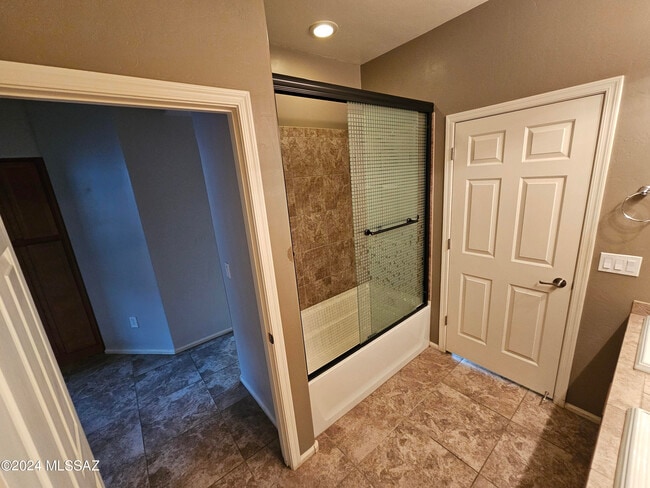 Building Photo - 6652 W Fishermans Dr