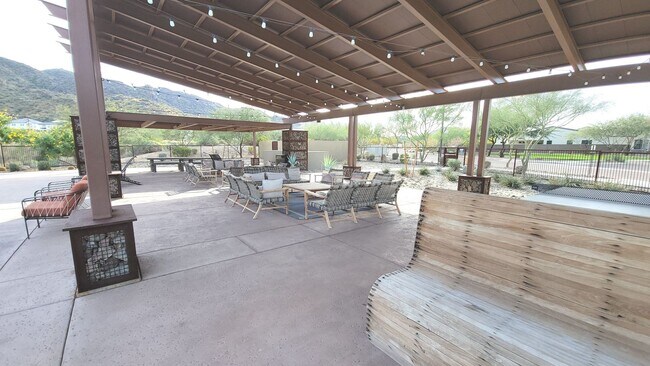 Building Photo - Luxury at Vistal