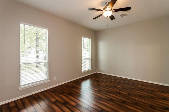 Building Photo - 1023 Casting Springs Way