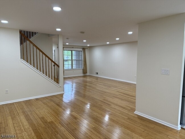 Building Photo - 1704 Bergen Ct