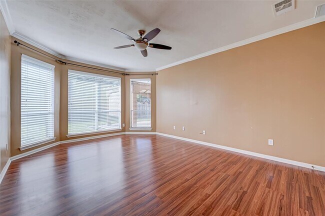 Building Photo - 1606 Maryvale Dr