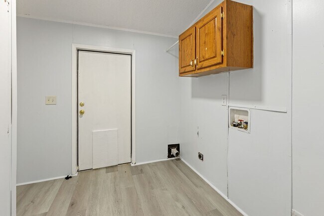 Building Photo - 16474 N Emerson Cir