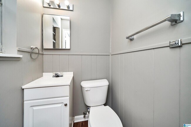 Building Photo - 2415 Ormond Dr