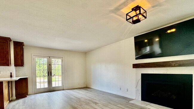 Building Photo - 4501 O’Neill Lane - Coastal comfort, sunny serenity, and the best of Soquel at your doorstep