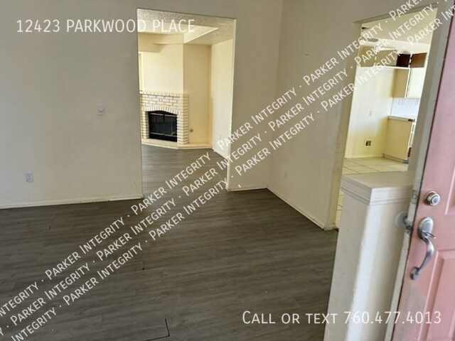 Building Photo - 12423 Parkwood Pl