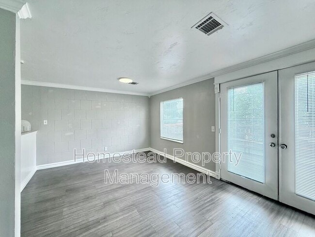 Building Photo - 4823 NW 26th St