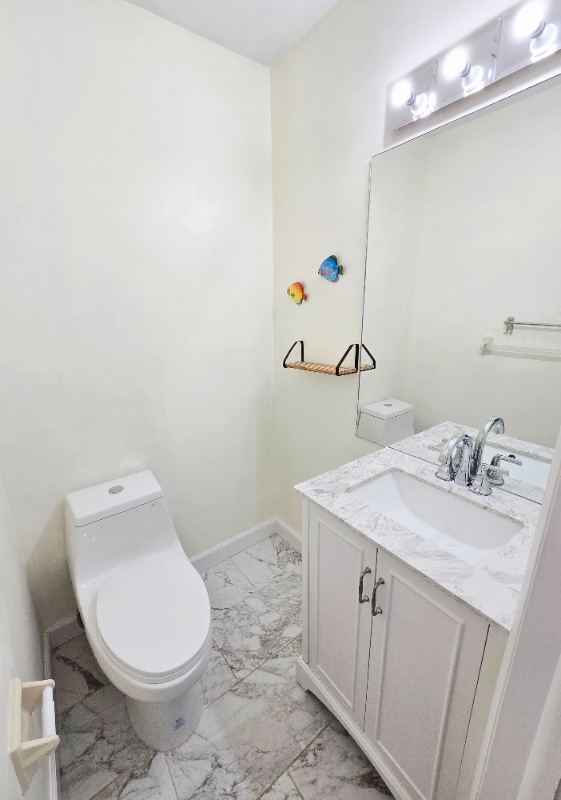 Building Photo - 821-21 Creek Ct