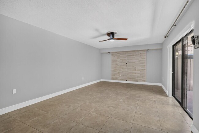 Building Photo - 846 Blue Ridge Cir