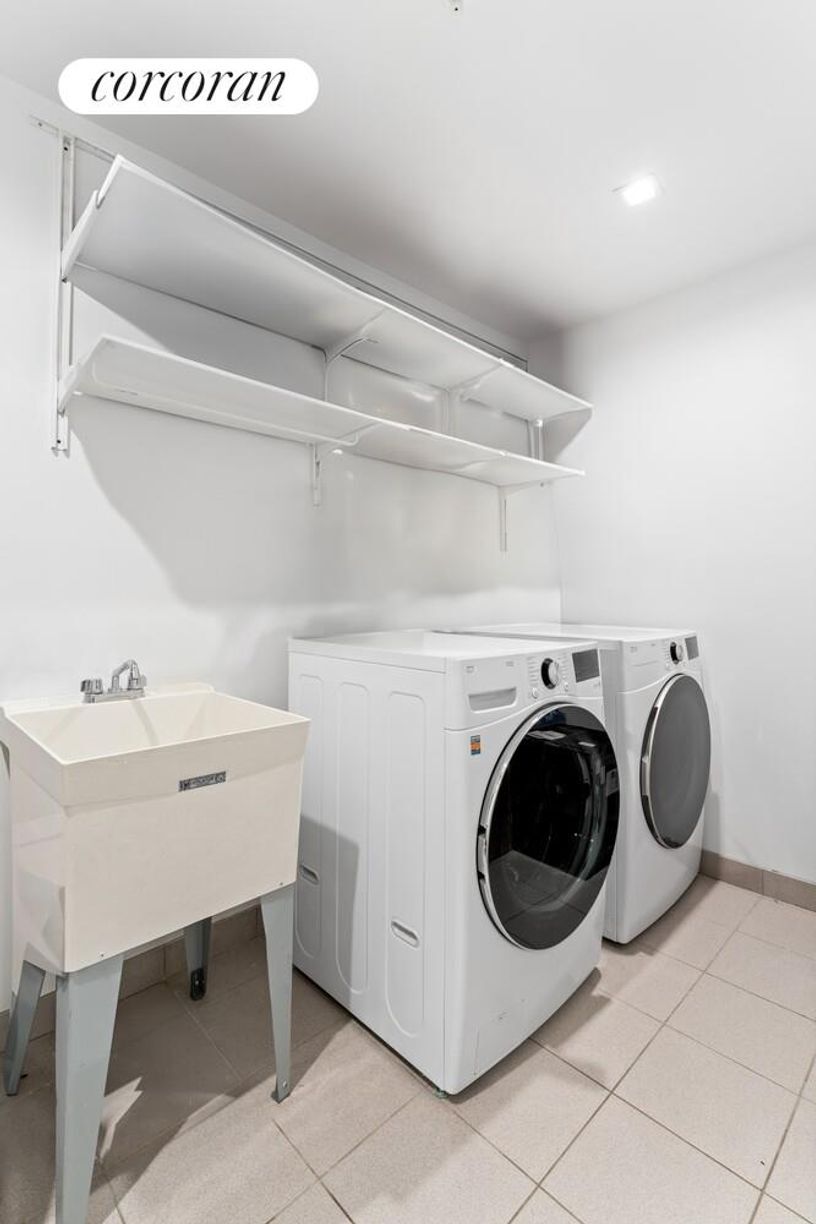 Building Photo - 228 W Broadway