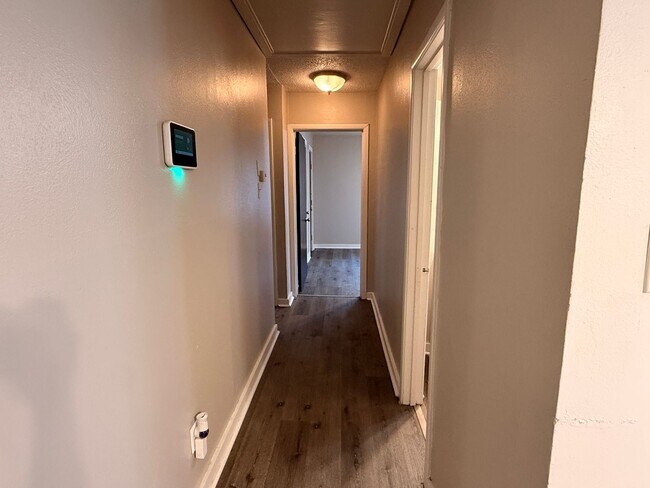 Building Photo - 810 Glencrest Ln