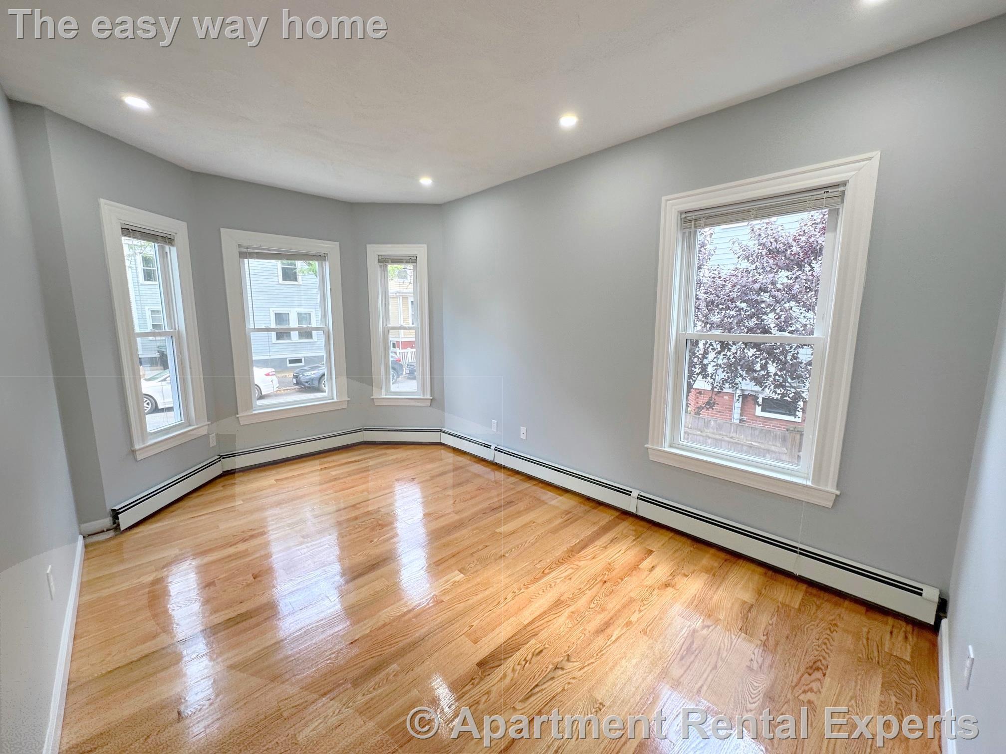 Building Photo - 295 Windsor St