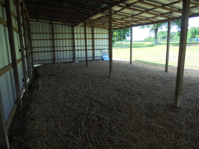 Building Photo - 533 Co Rd 255
