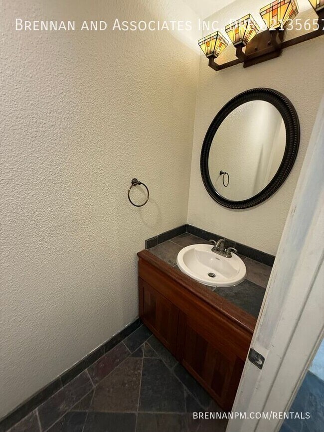 Building Photo - 1967 Lieder Dr