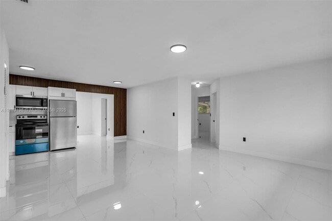 Building Photo - 741 NW 175th Dr
