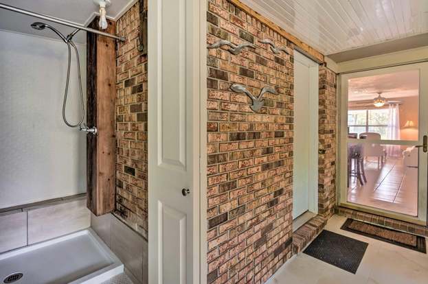 Building Photo - 1223 Redwood Ln