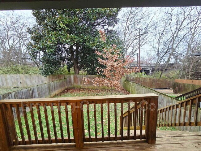 Building Photo - 6539 Thunderbird Dr