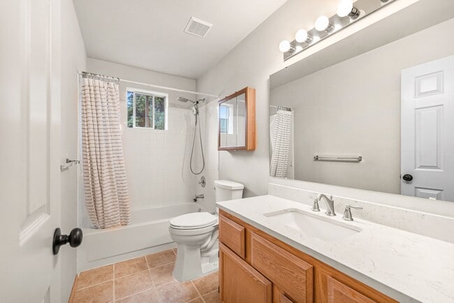 Building Photo - Beautiful 3BR Home in Forbes Lake – North Rose Hill, Kirkland