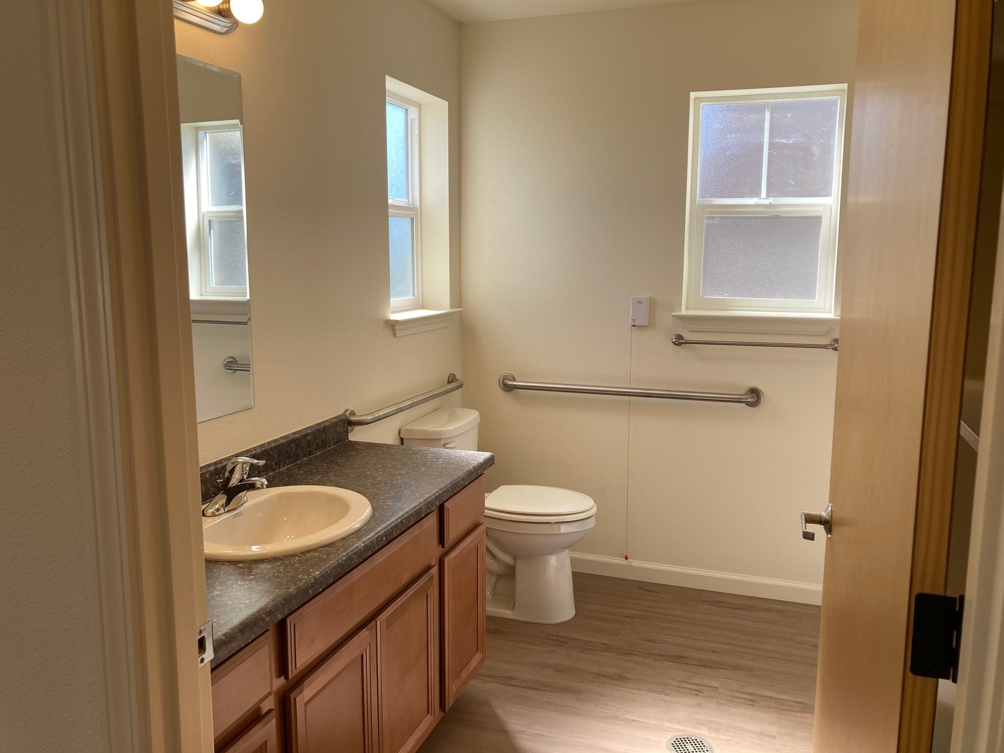 Building Photo - 2052 Smith Ln