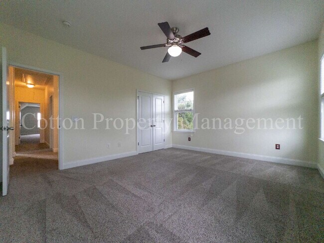 Building Photo - 7445 Darius Dr