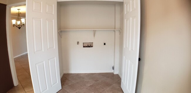 Building Photo - 956 Sunmeadow Dr