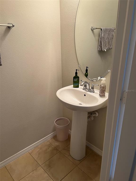 Building Photo - 4912 White Sanderling Ct