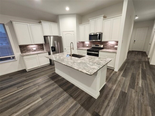 Building Photo - 1606 Happy Vly St