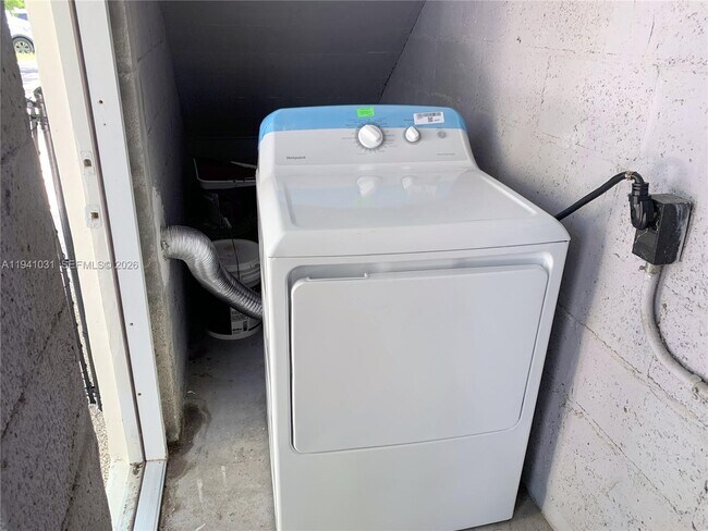 Building Photo - 3202 Elizabeth St