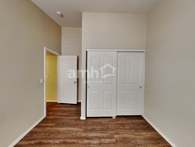 Building Photo - 12755 W Palm Ln