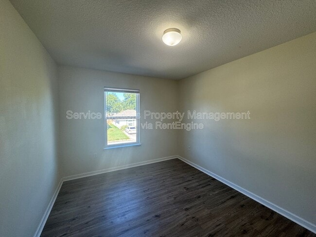 Building Photo - 254 Cottage View Dr