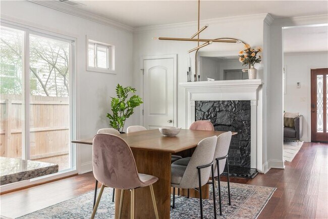 Building Photo - 200 Lowry St NE