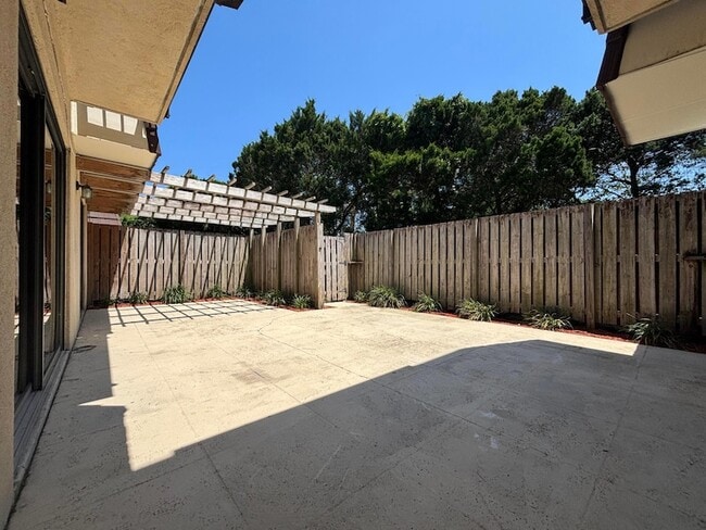 Building Photo - 2110 21st Ln