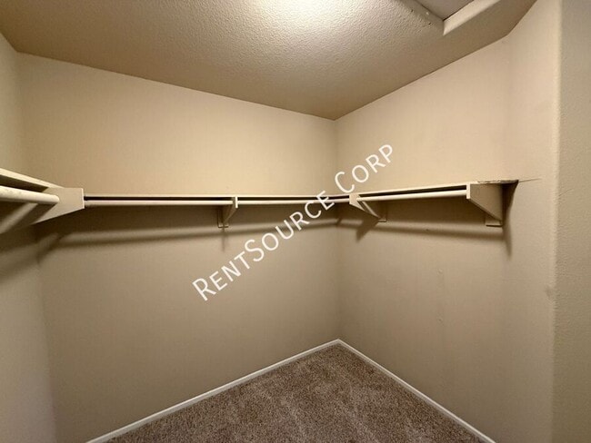 Building Photo - 40270 Homeridge Dr