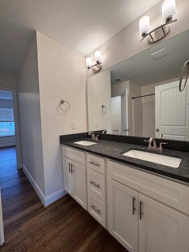 Building Photo - Inquire today on how to get FREE rent!