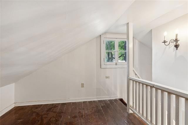 Building Photo - 2021 Burgundy St