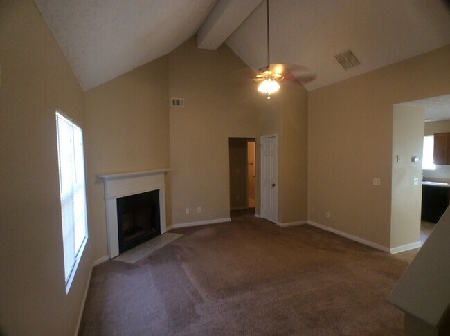 Building Photo - Very Nice 3 Bedroom Home located in Jackson!